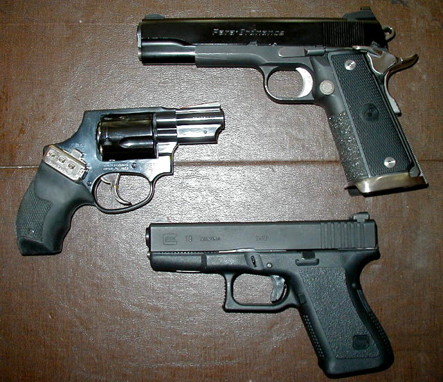 guns pistols